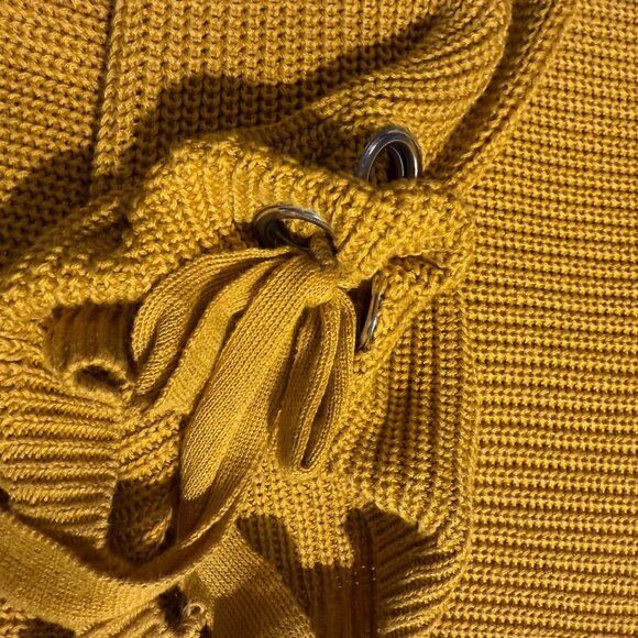 Moon & Madison Women's Chubby mustard long sleeve crew neck sweater; Size XL - Picture 4 of 7